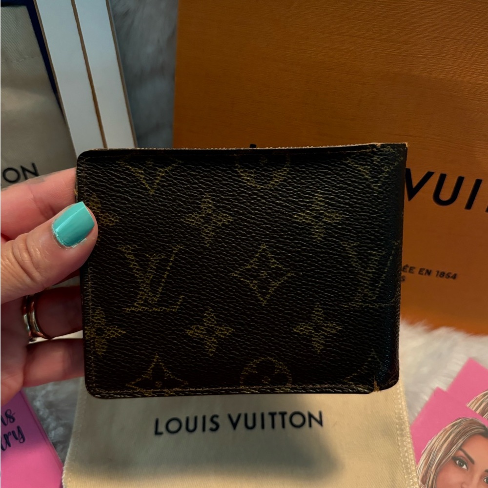 Louis Vuitton Monogram Canvas Bi-Fold Wallet in Brown - Picture 4 of 16